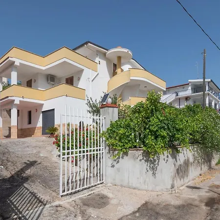 Casa Viola 1 Piano 100 Mt Dal Mare *