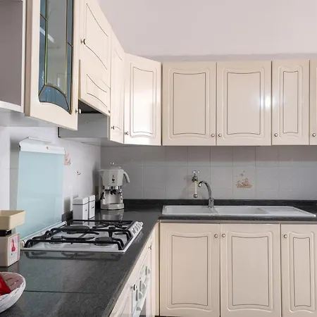 Casa Viola 1 Piano 100 Mt Dal Mare Lägenhet