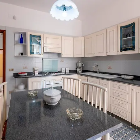 Casa Viola 1 Piano 100 Mt Dal Mare