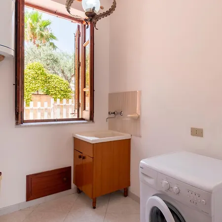 Casa Viola 1 Piano 100 Mt Dal Mare *